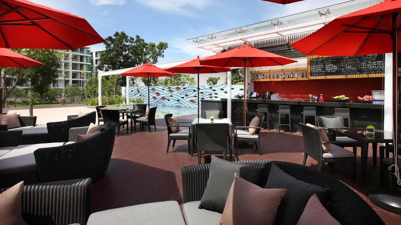 Aqua餐厅和酒吧